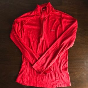 Patagonia base layer, men’s small, 100% polyester, zipper pullover